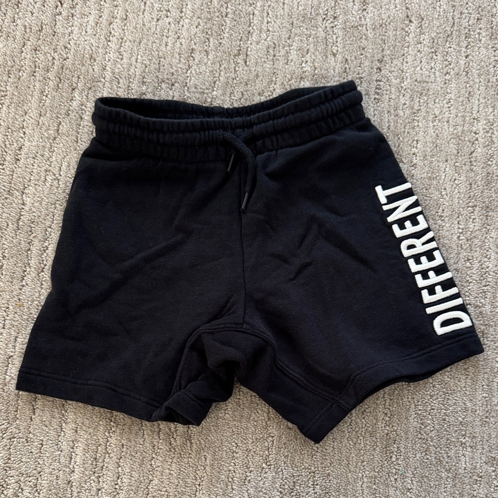 MOLO Shorts